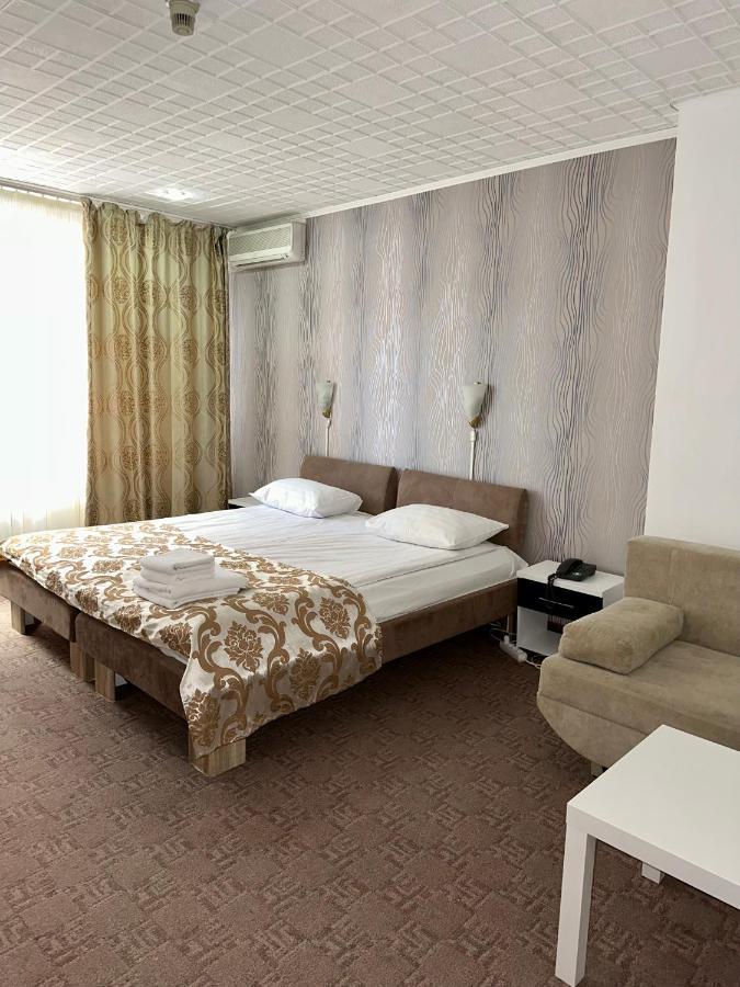 Darin Hotel Букурещ Екстериор снимка