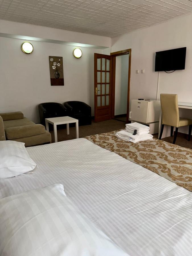 Darin Hotel Букурещ Екстериор снимка